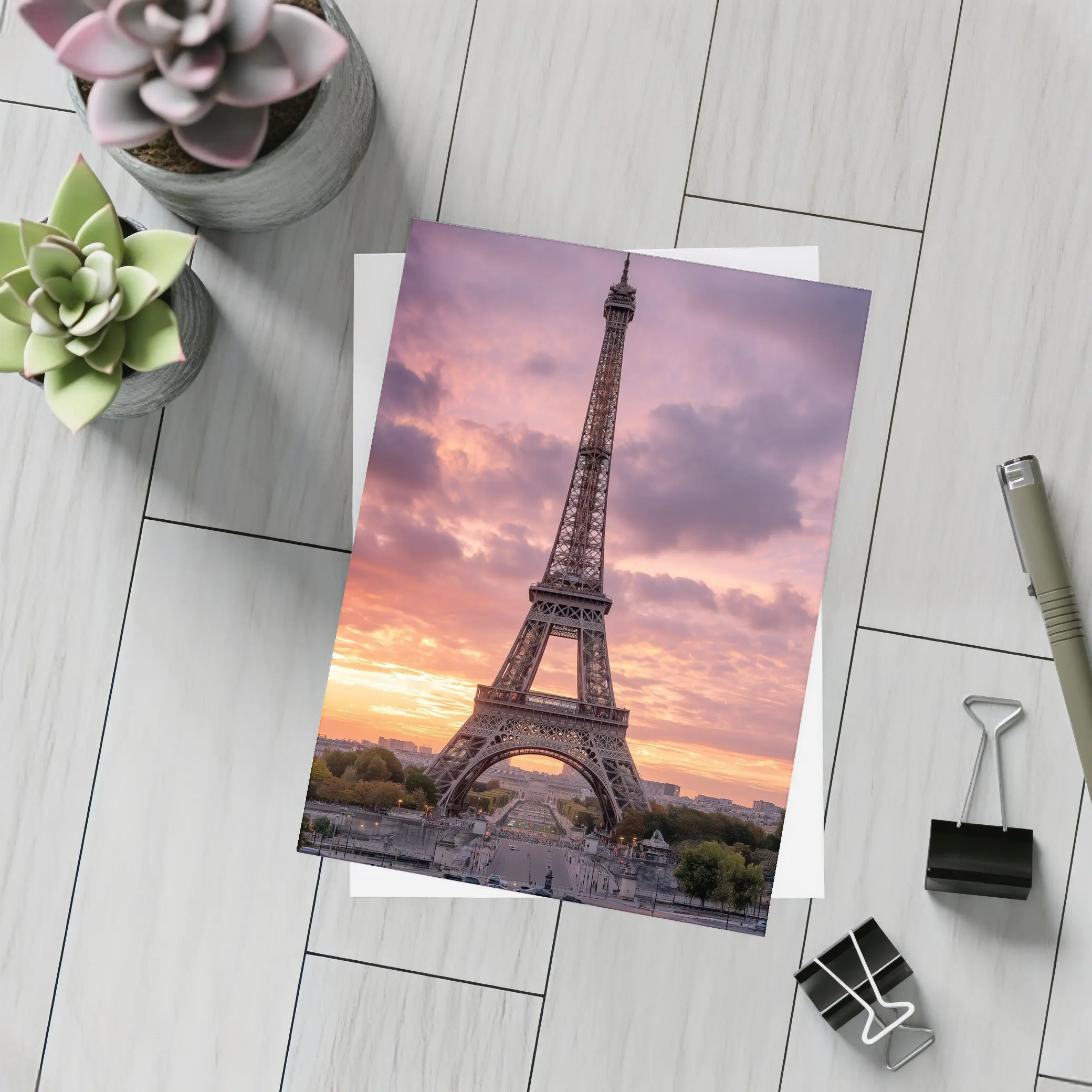 Eiffel Tower Paris Sunset Purple Sky – Postcards