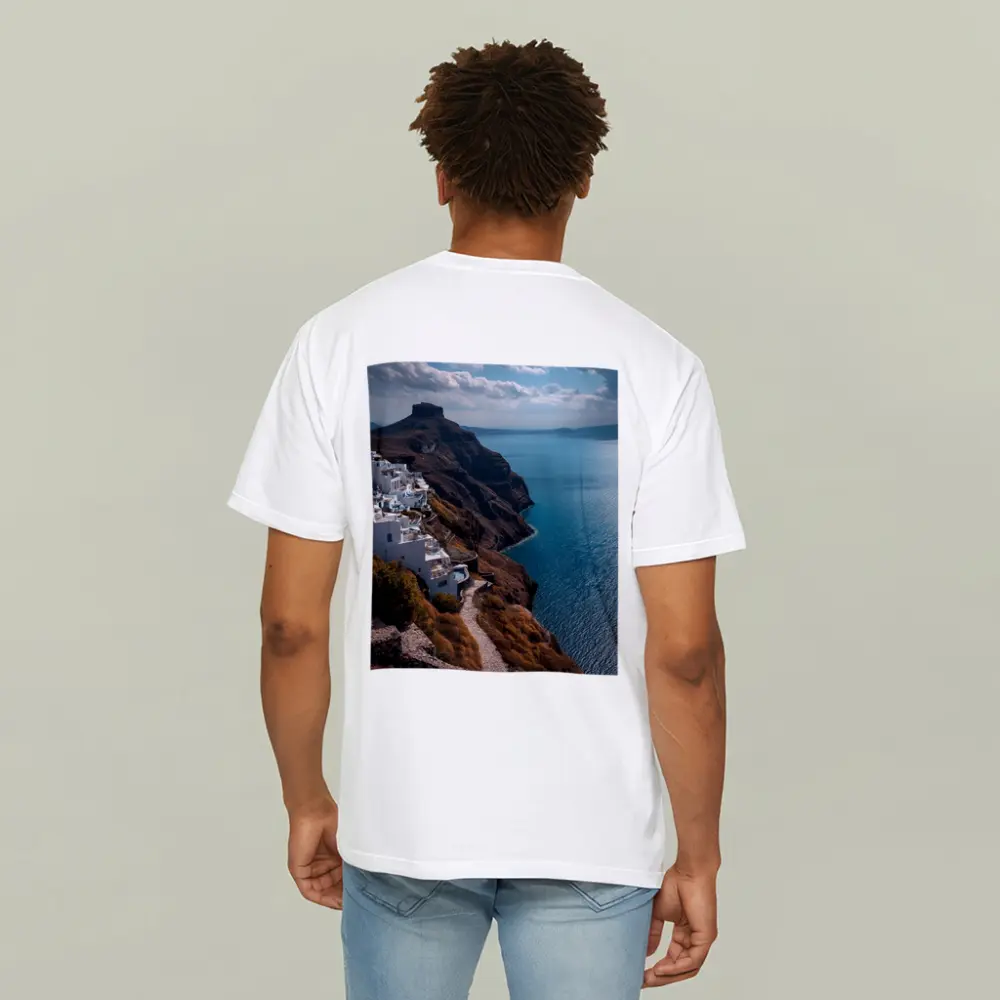 Santorini Cliffside White Buildings Aegean Sea – T-Shirts