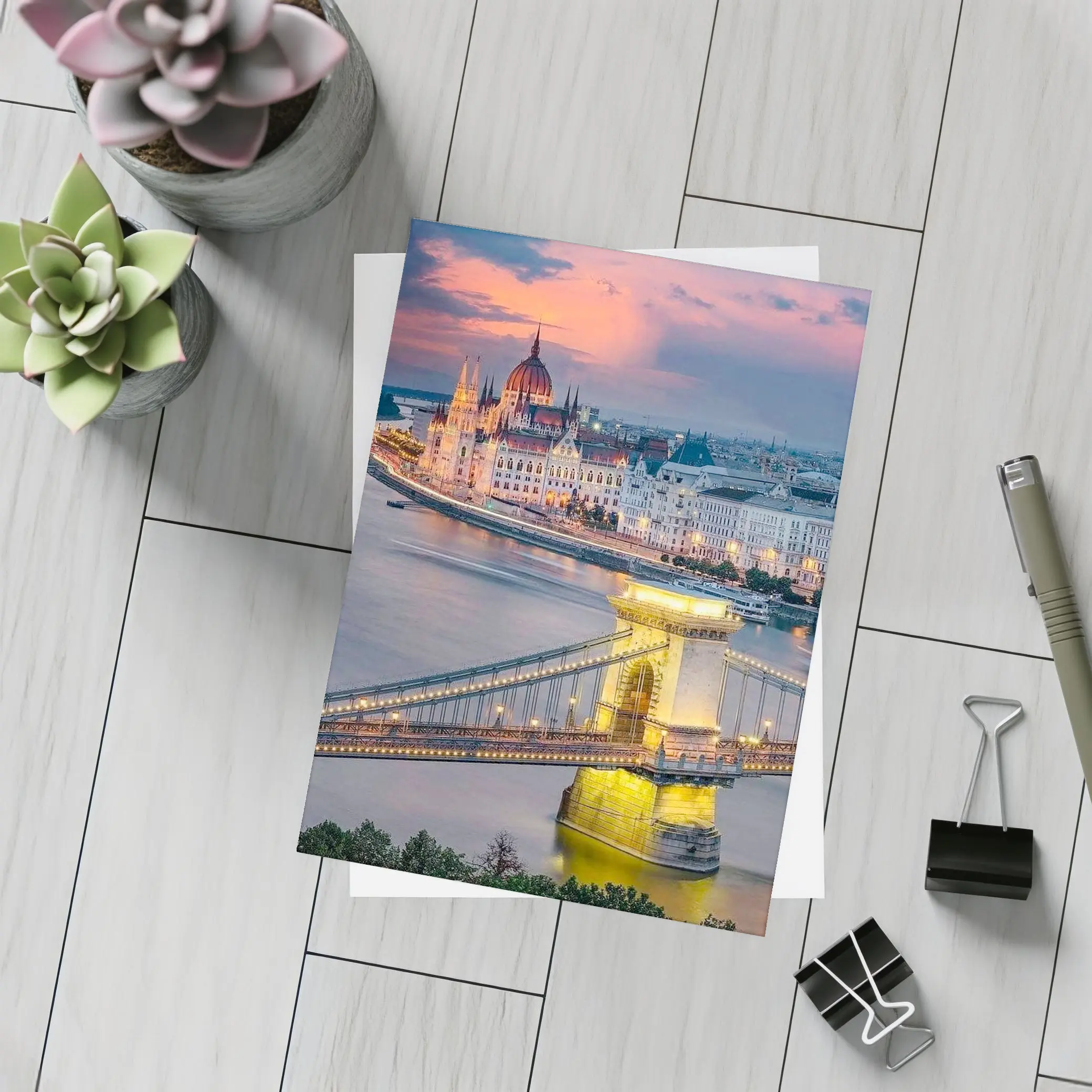 Budapest Chain Bridge Parliament Sunset Skyline – Postcards