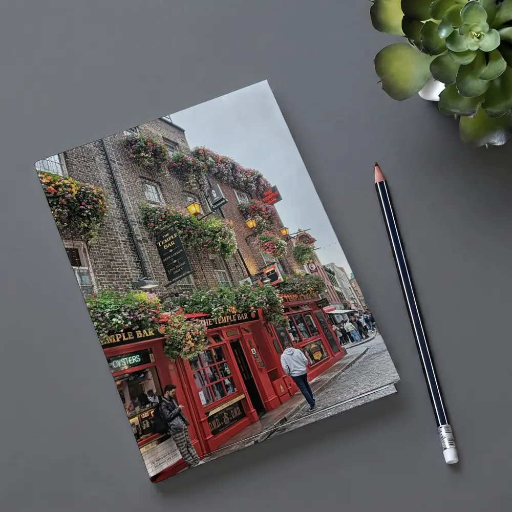 Temple Bar Pub Dublin Street Scene – Notebooks