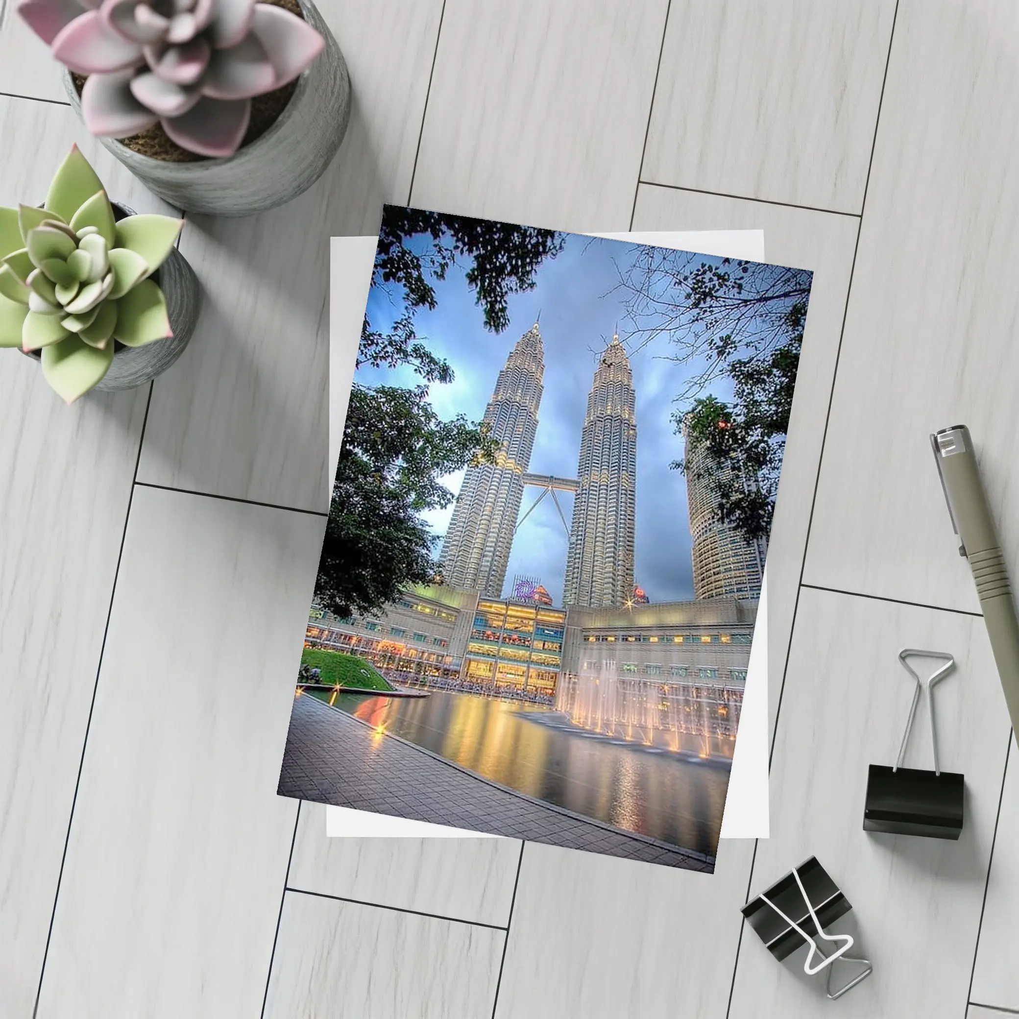 Petronas Twin Towers Kuala Lumpur Night Fountains – Postcards
