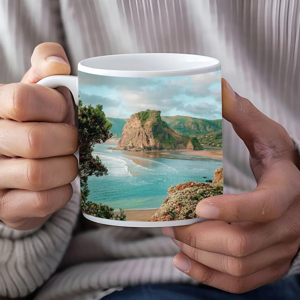 Piha Beach Lion Rock New Zealand Coast – Mugs