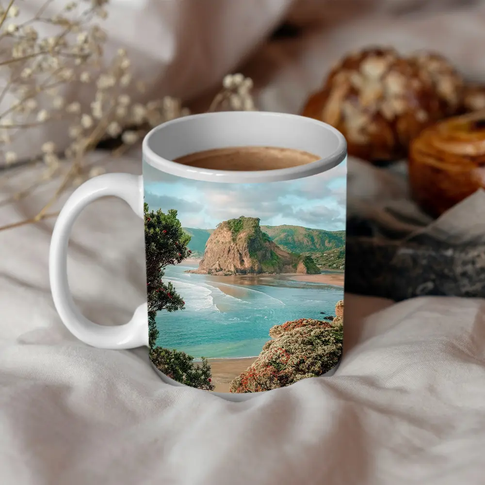 Piha Beach Lion Rock New Zealand Coast – Mugs