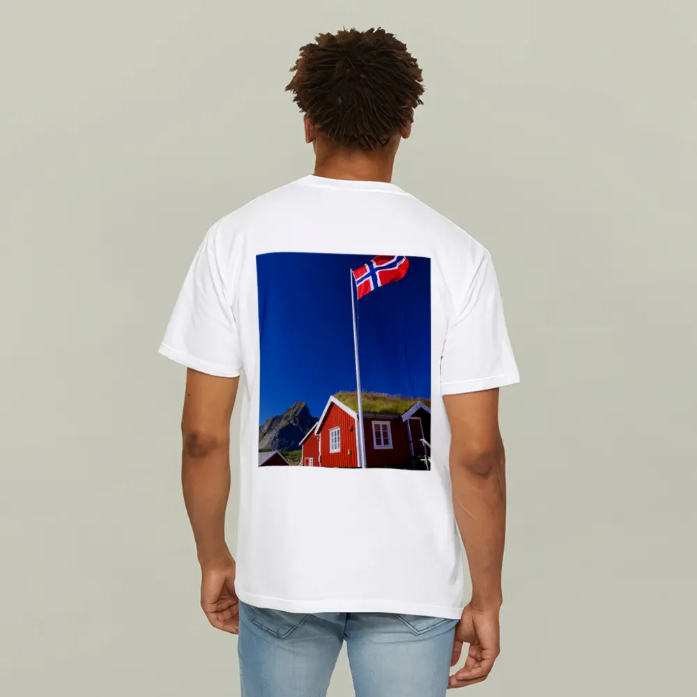 Norwegian Flag Red Cabins Lofoten Mountains – T-Shirts