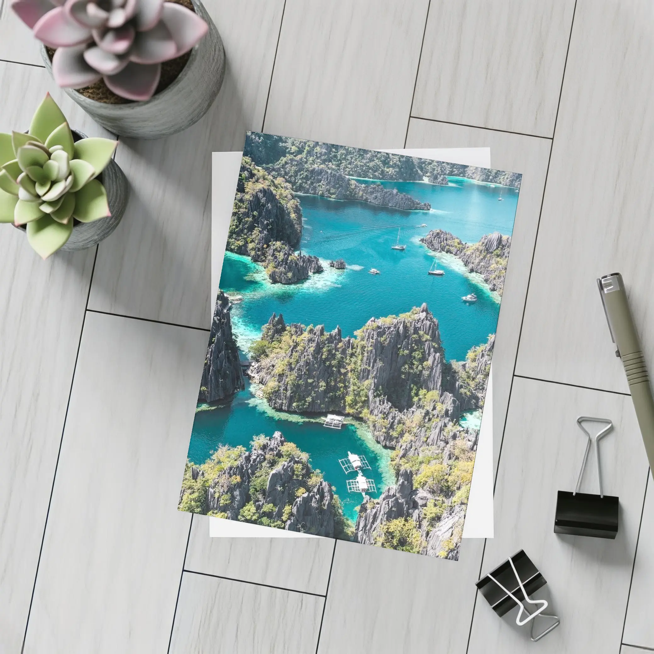 Coron Lagoon Turquoise Water Limestone Cliffs Philippines – Postcards