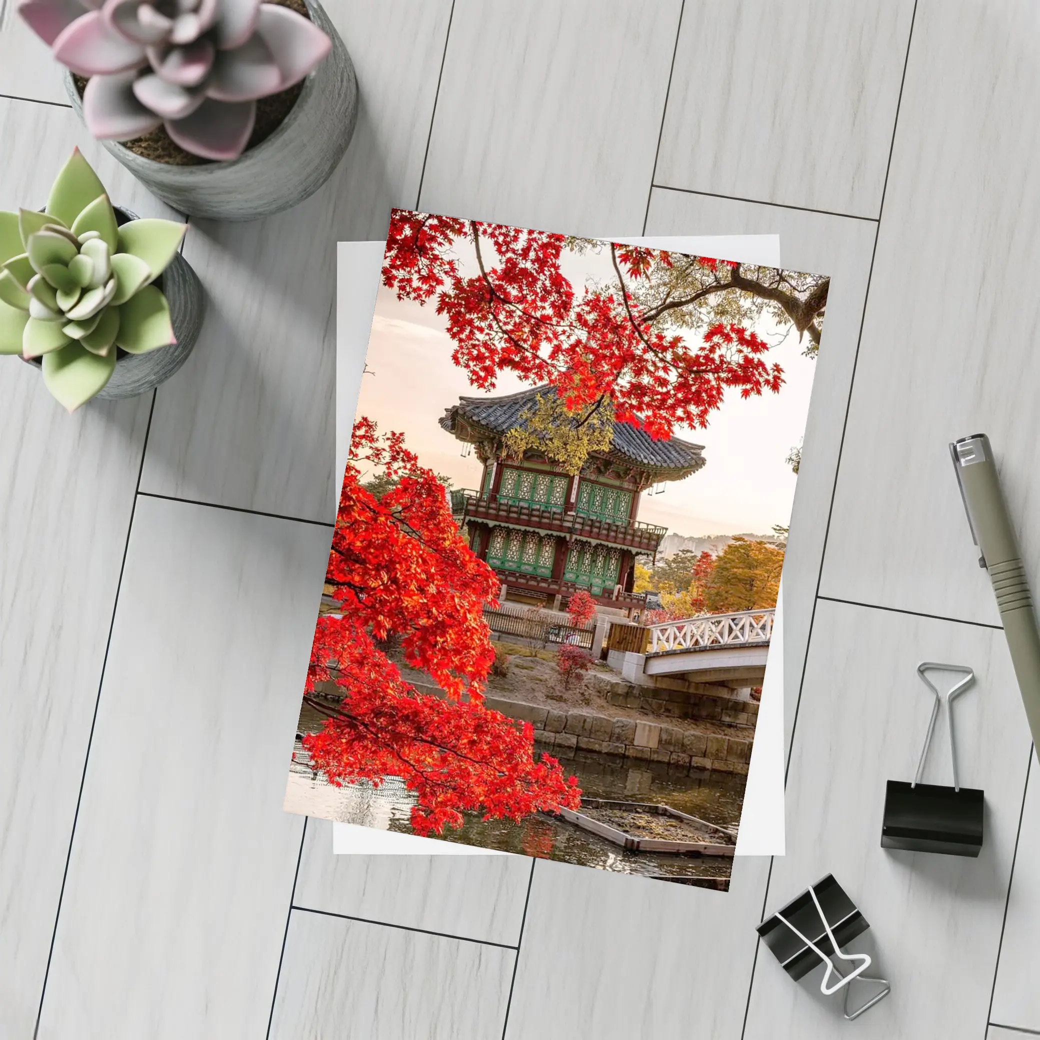 Korean Palace Pavilion Red Autumn Leaves – Postcards