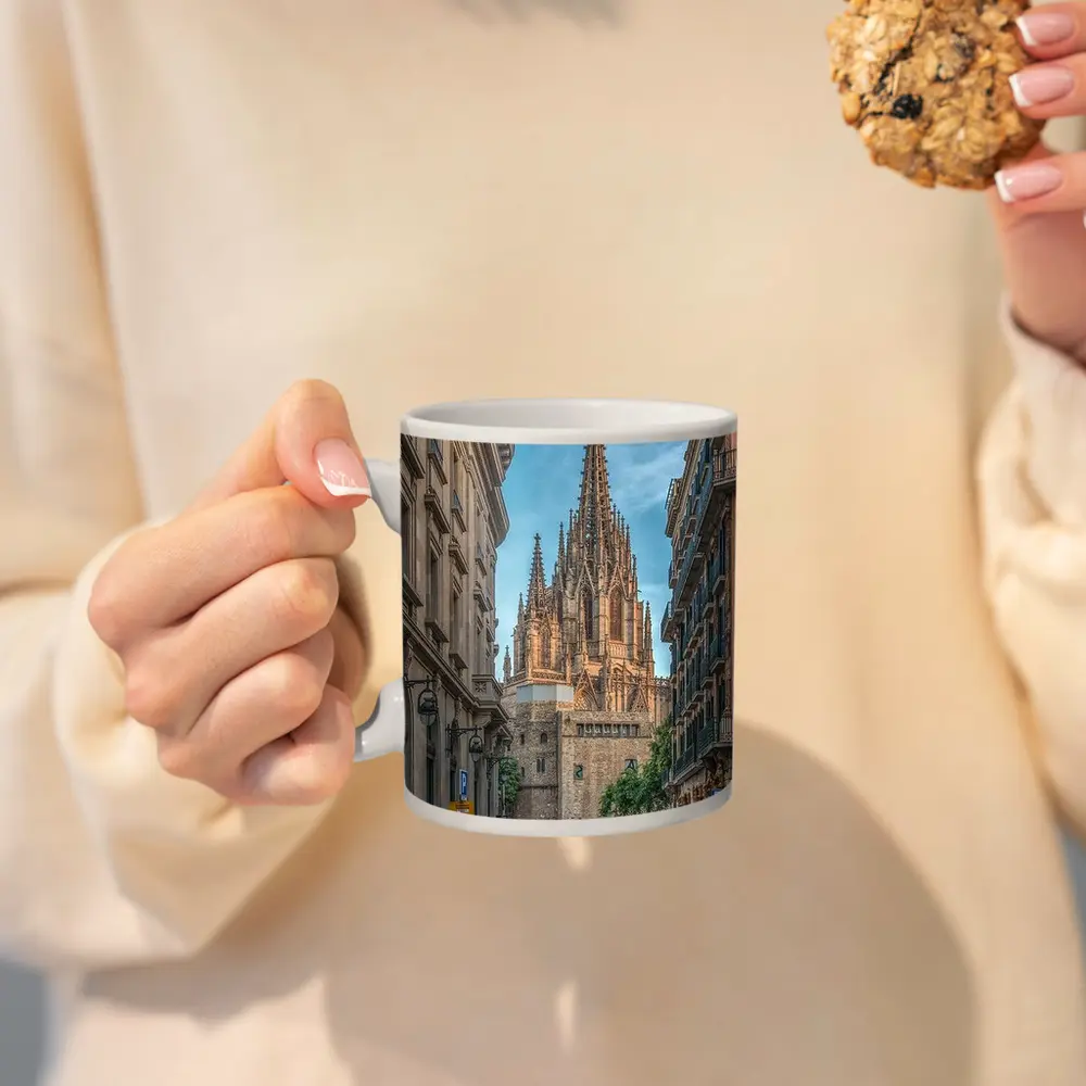 Barcelona Cathedral Gothic Spire Street View – Mugs