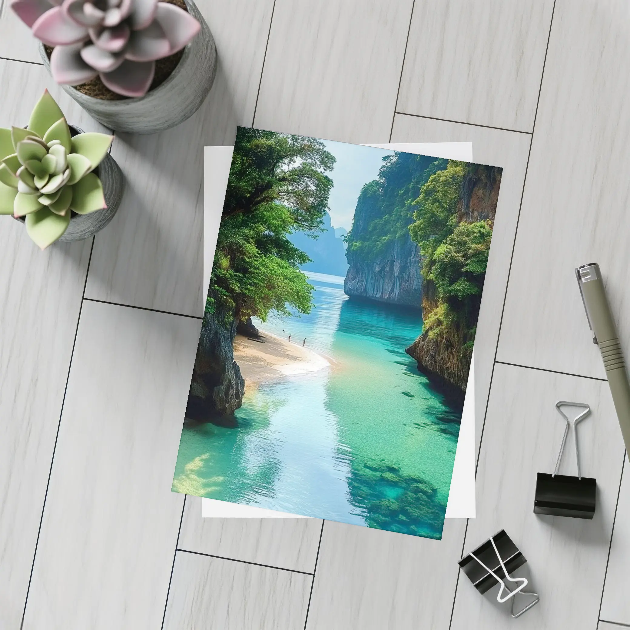 Tropical Beach Cove Turquoise Water Limestone Cliffs – Postcards