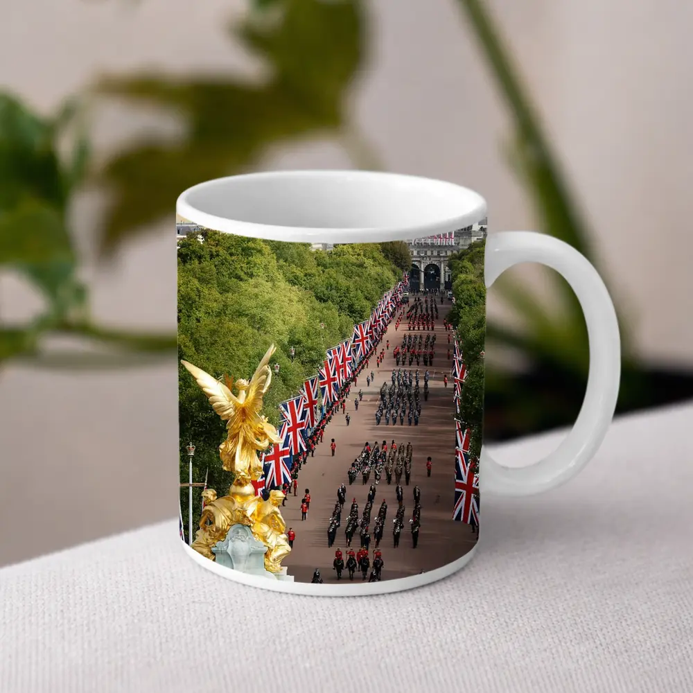 Royal Guard Parade The Mall London – Mugs