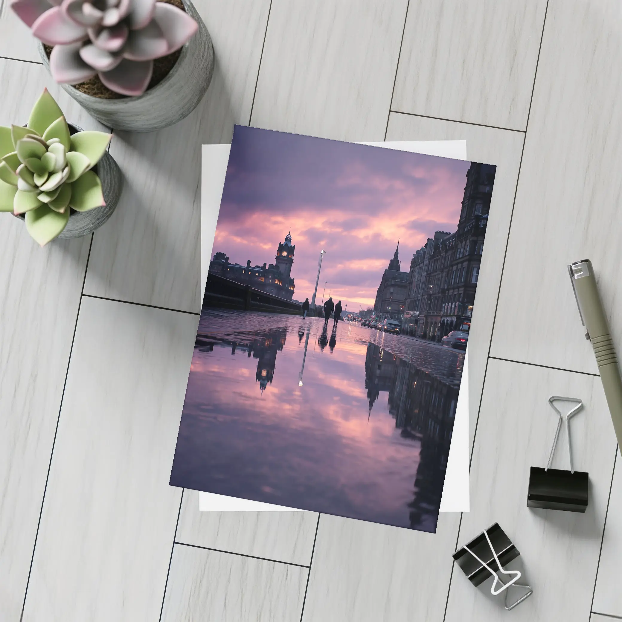 Edinburgh Princes Street Rainy Purple Sunset – Postcards