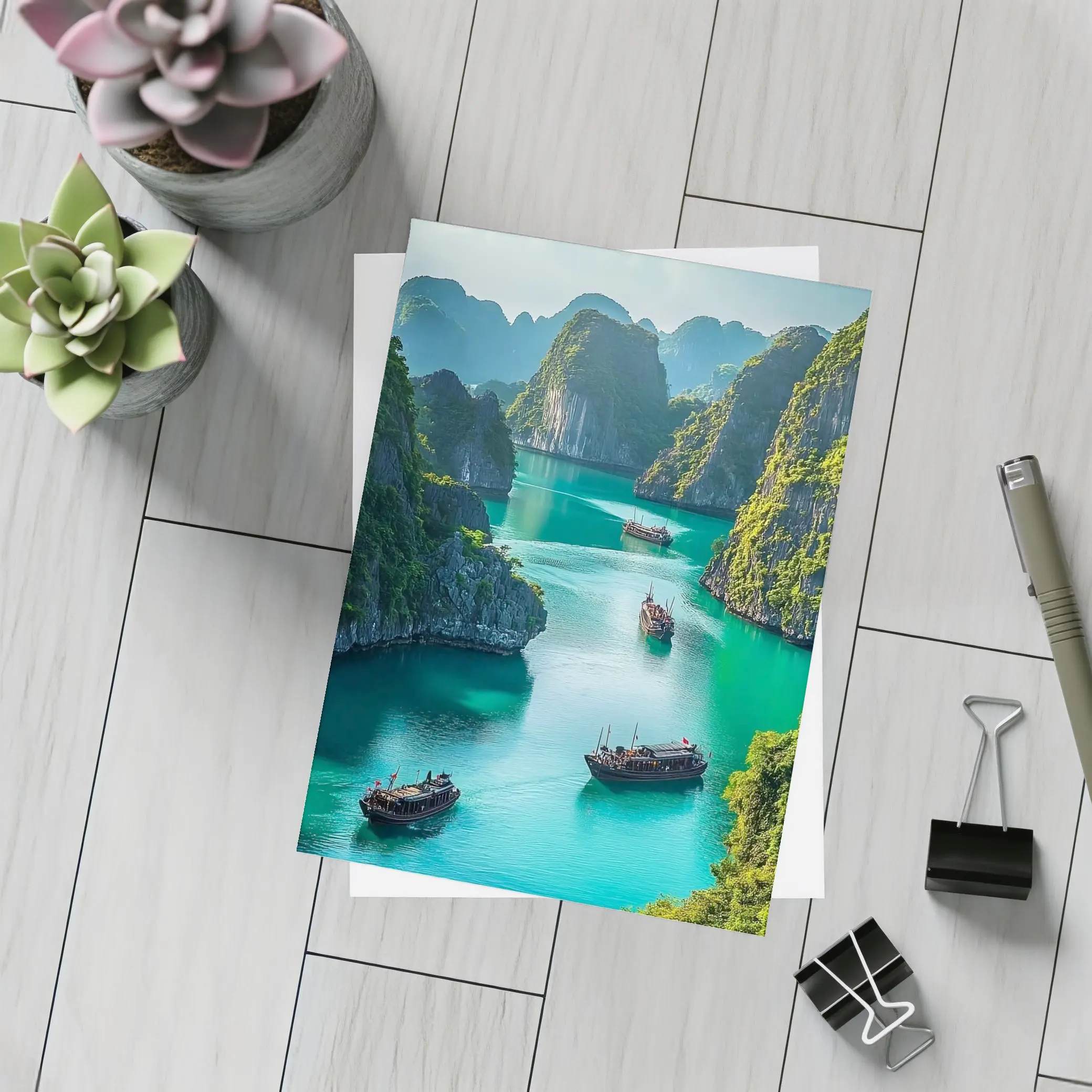 Ha Long Bay Karst Cliffs Traditional Boats Vietnam – Postcards