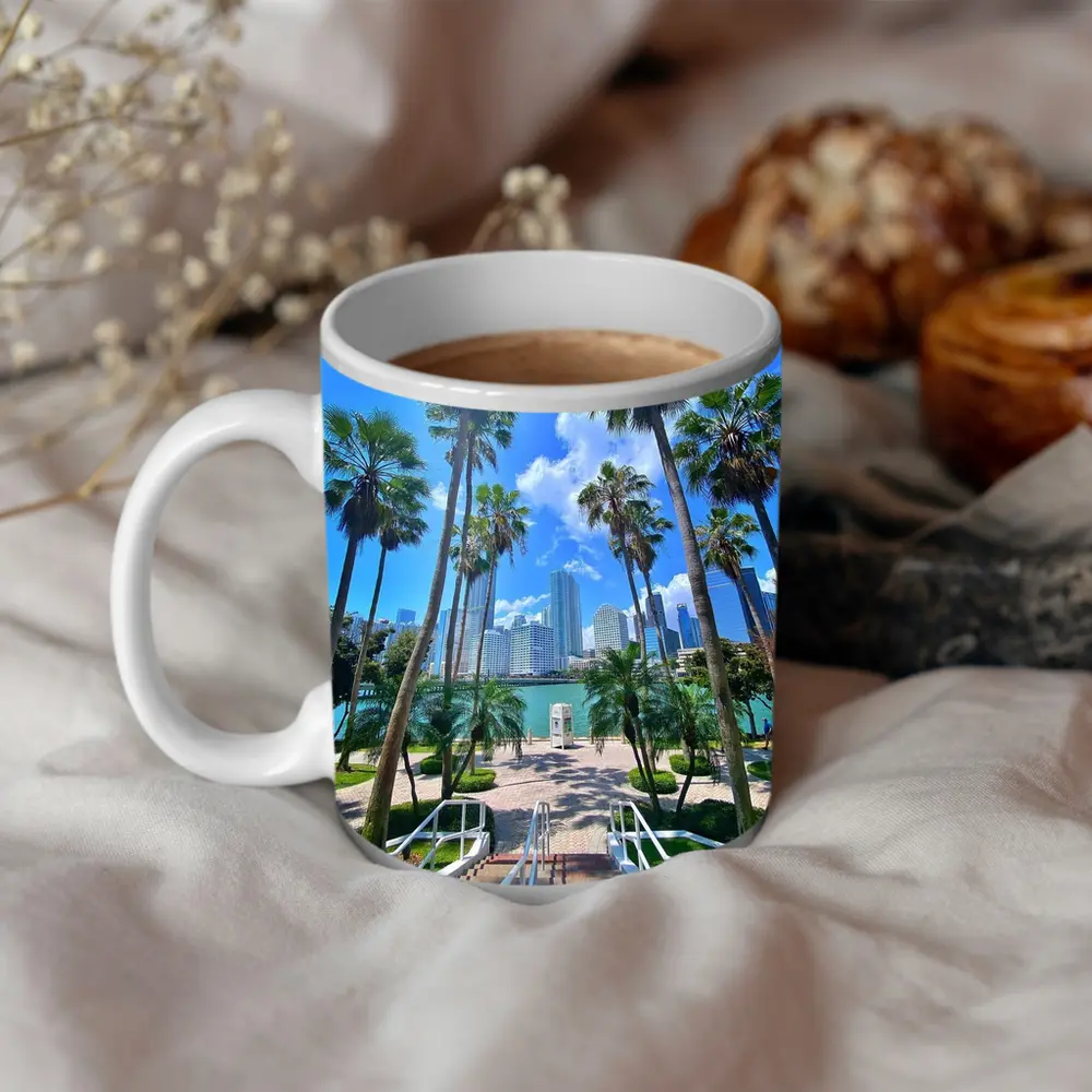 Miami Skyline Palm Trees Bayfront Park – Mugs