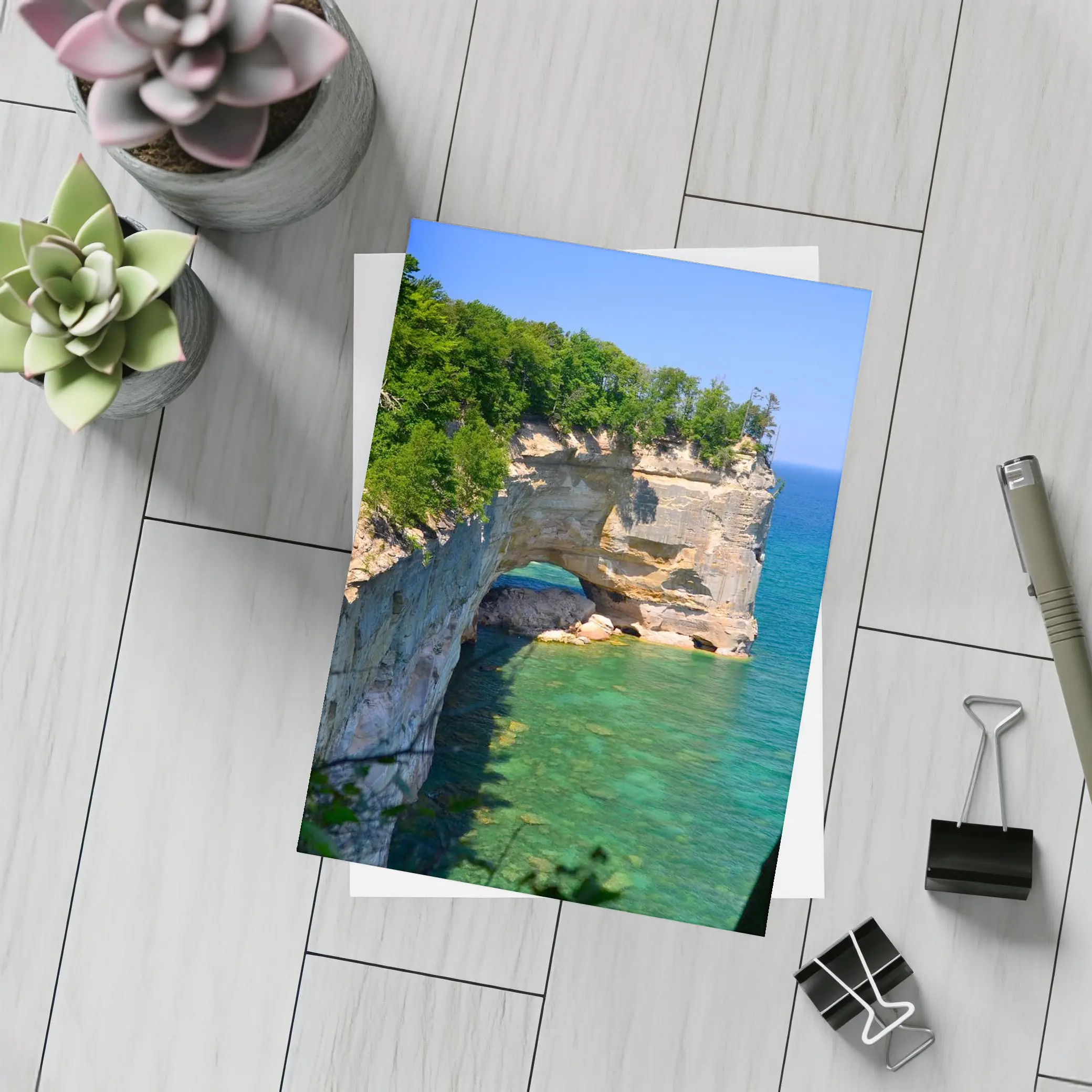 Pictured Rocks Arch Over Turquoise Lake Superior – Postcards