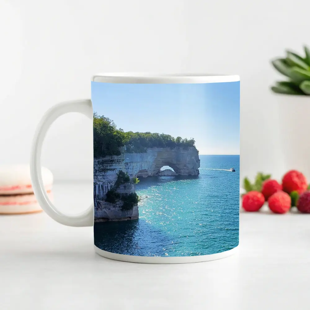 Pictured Rocks Arch Cliffs Lake Superior – Mugs