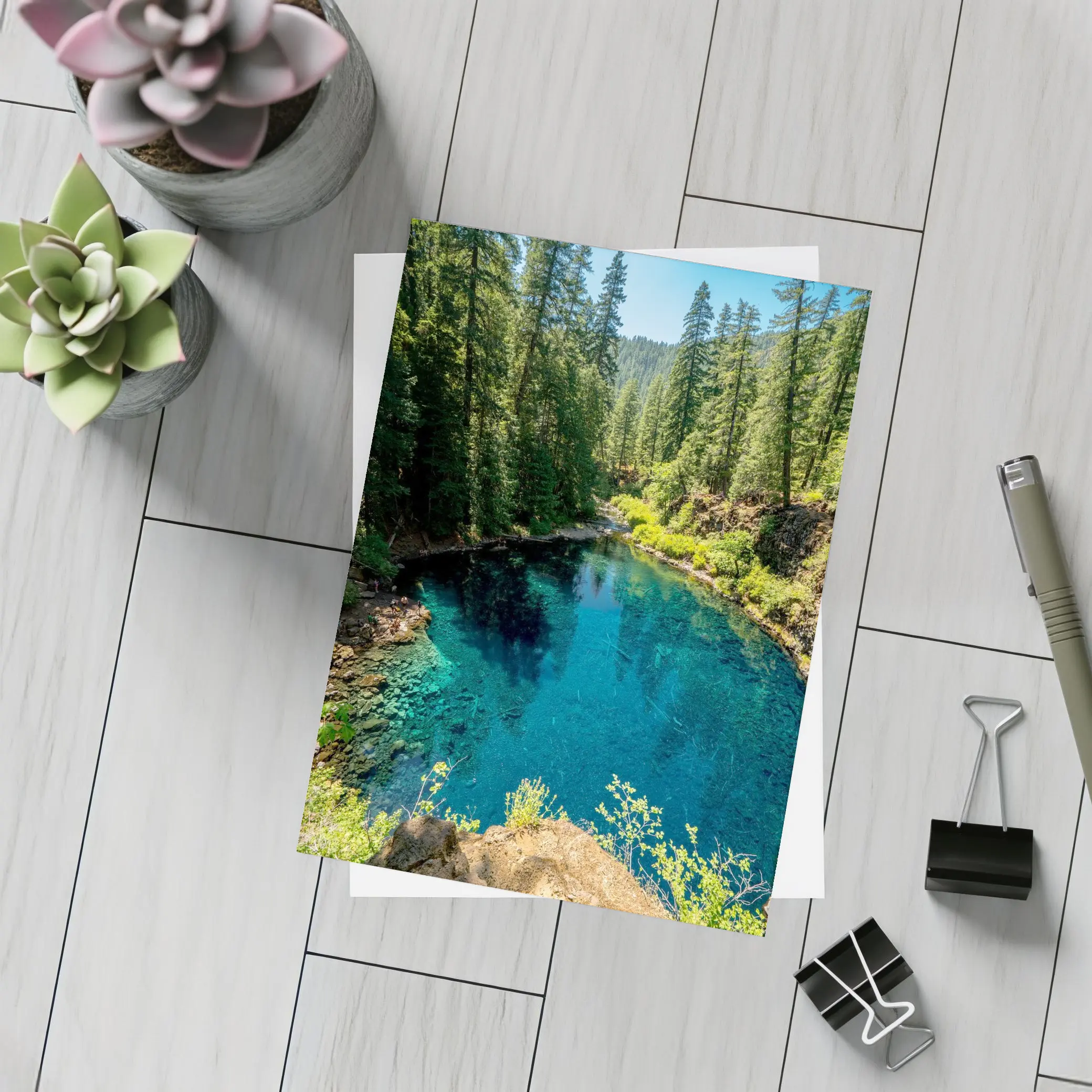 Crystal Blue Forest River Oregon Nature – Postcards
