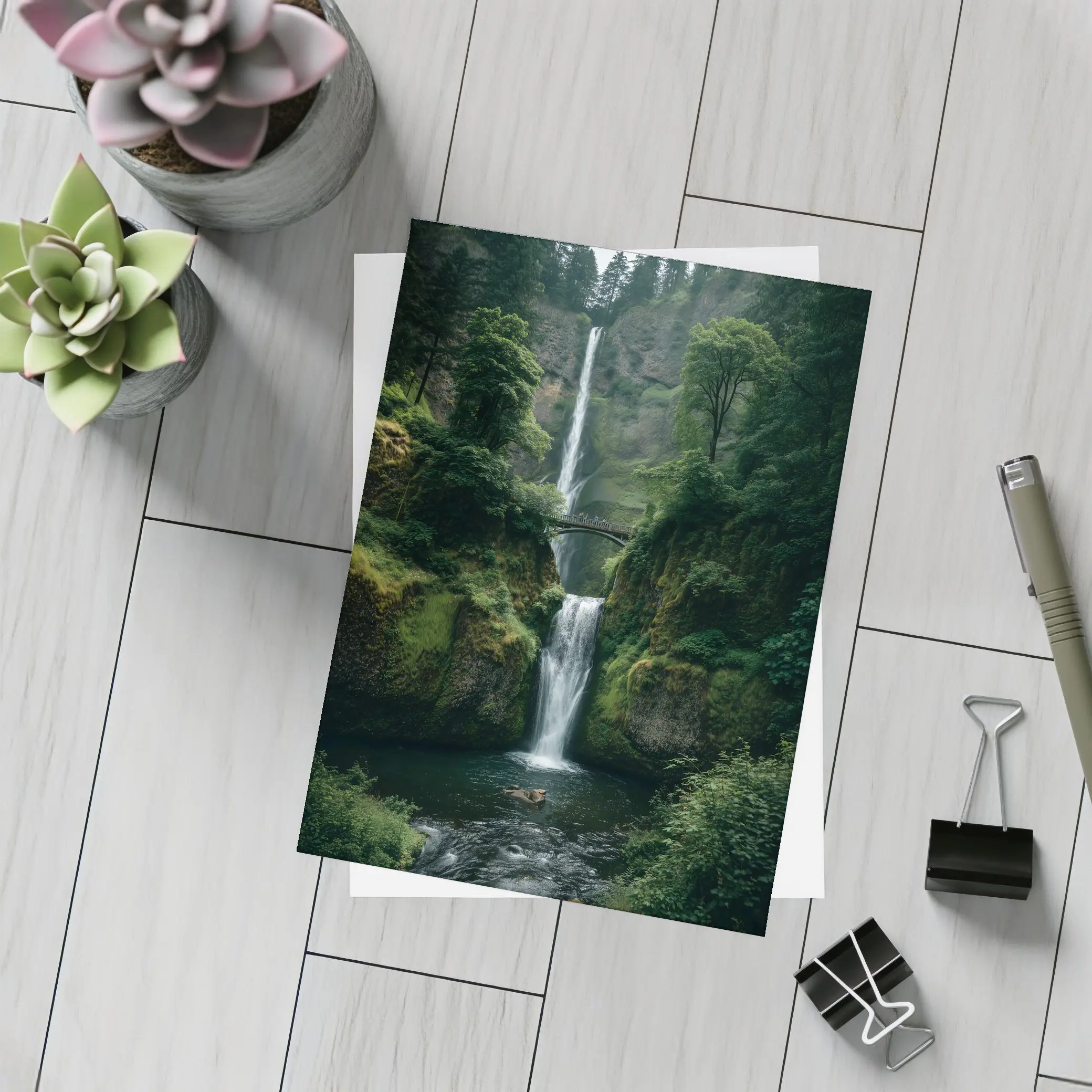 Multnomah Falls Lush Green Forest Oregon – Postcards
