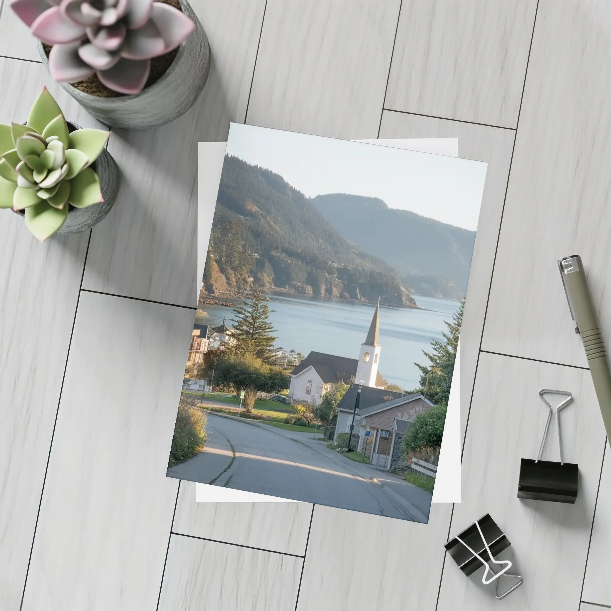 Coastal Church Town Bay Mountain View – Postcards