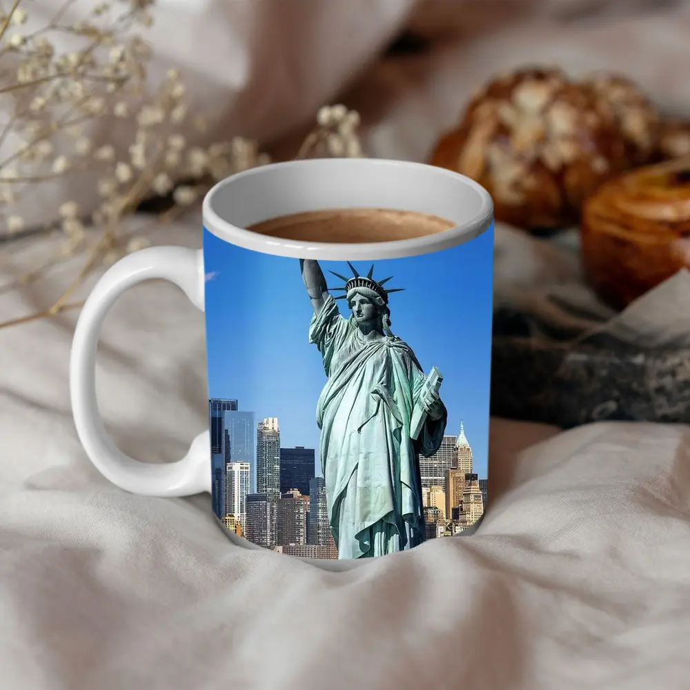 Statue of Liberty New York City Skyline – Mugs