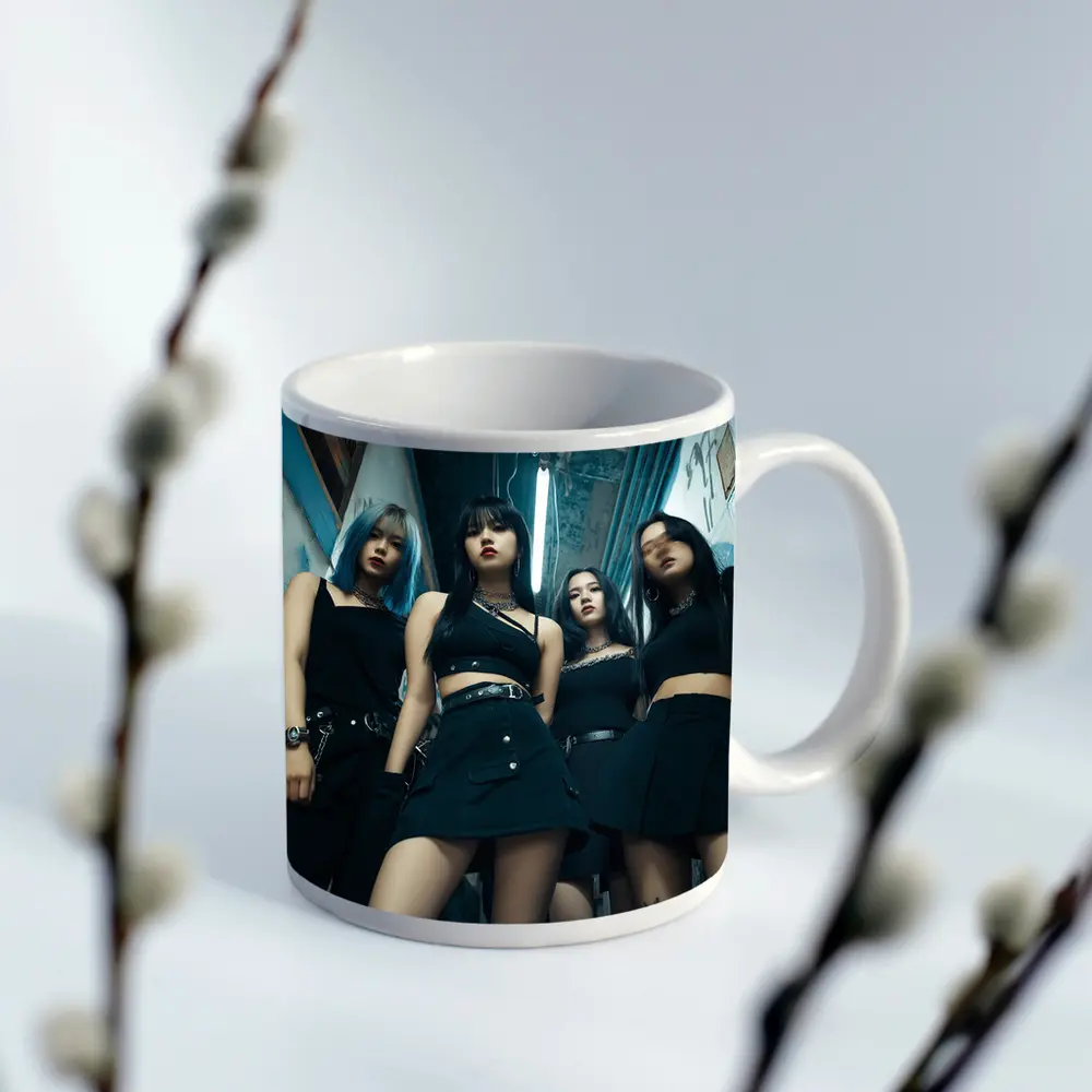 K-Pop Girl Group Dark Urban Alley – Mugs