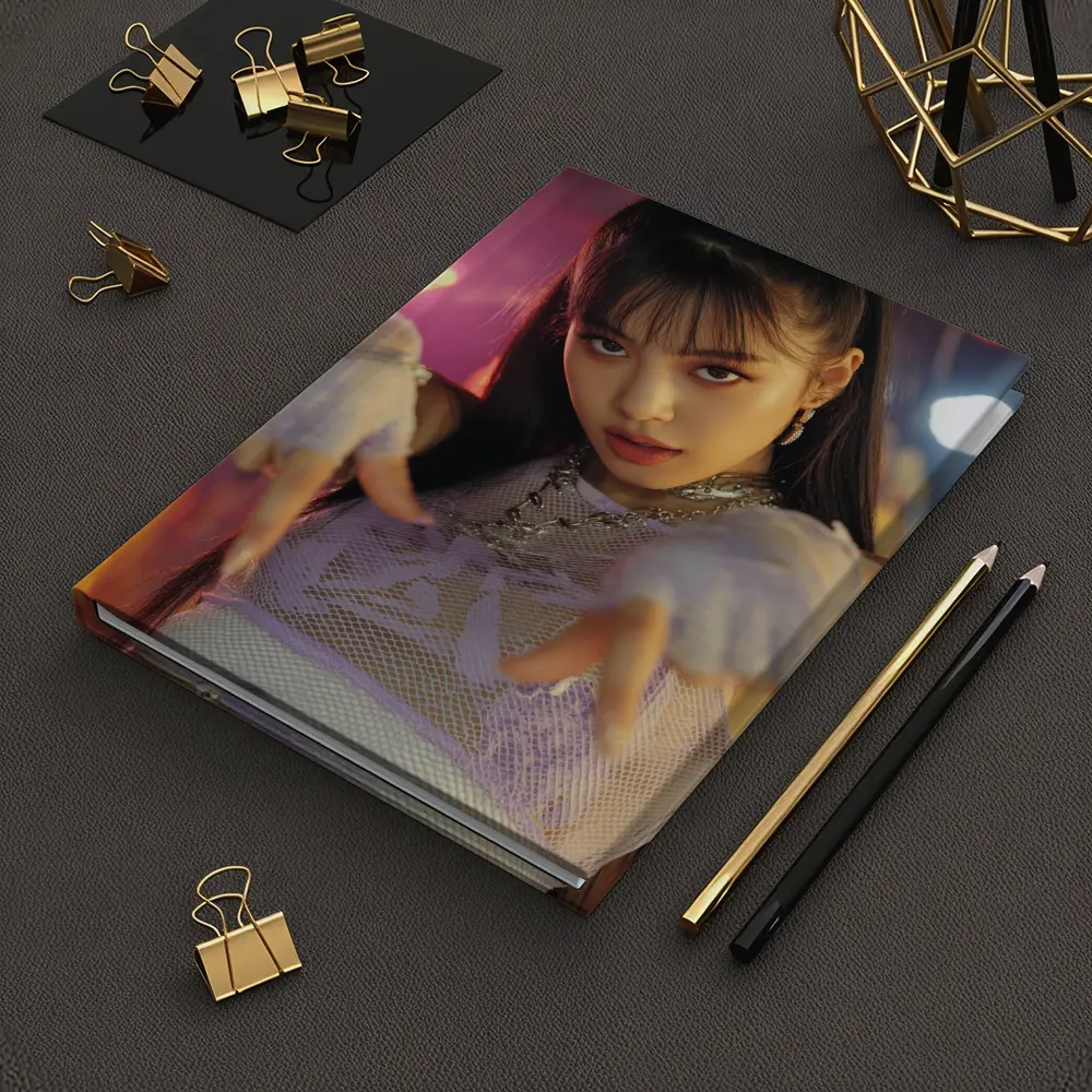 K-Pop Idol Girl Purple Stage Performance – Notebooks
