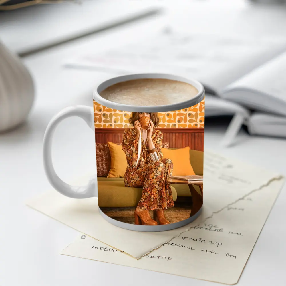 Retro Floral Dress Woman Seventies Interior – Mugs