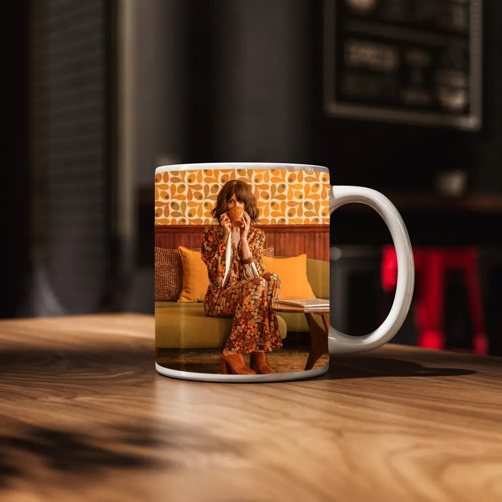 Retro Floral Dress Woman Seventies Interior – Mugs