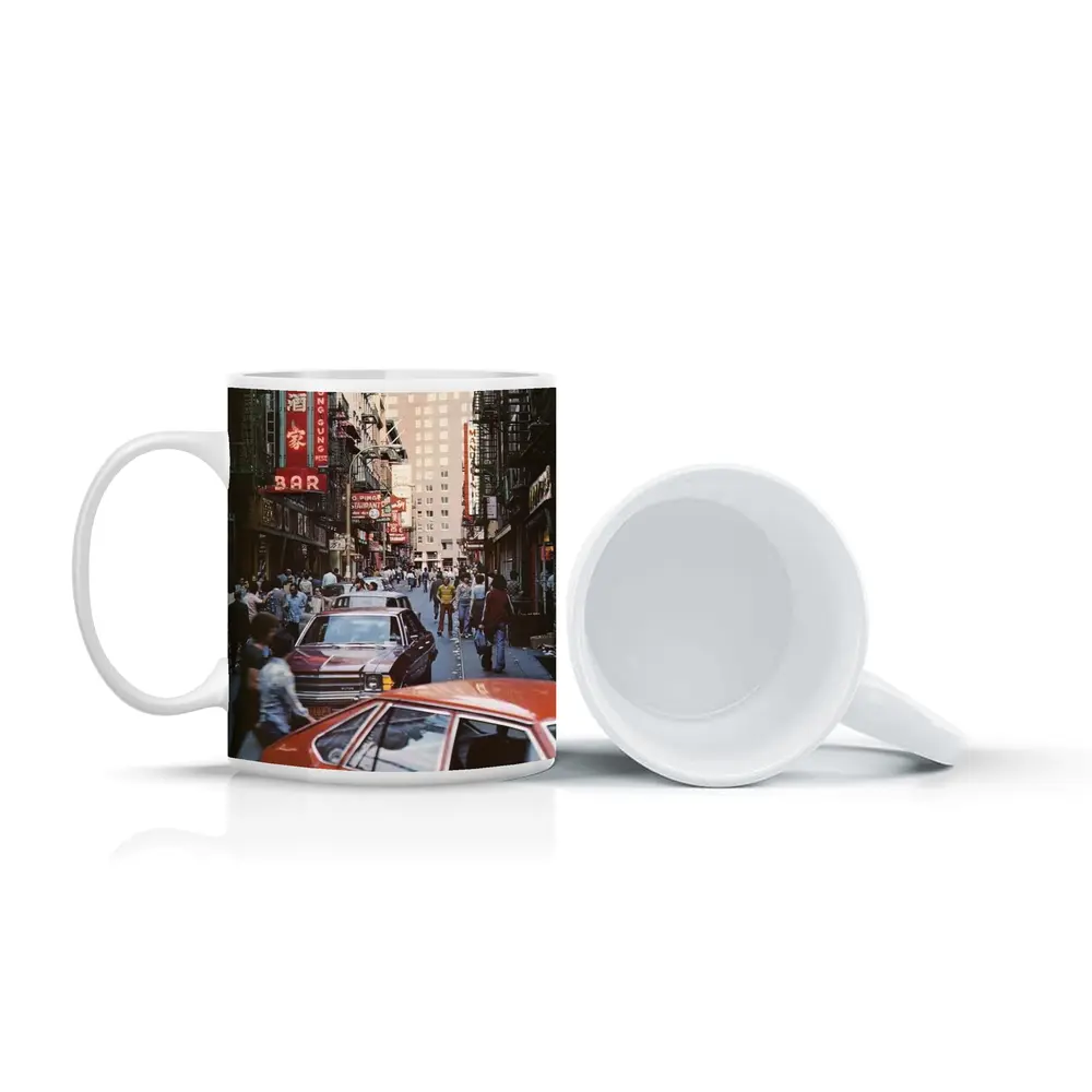 New York Chinatown Busy Street Retro Scene – Mugs