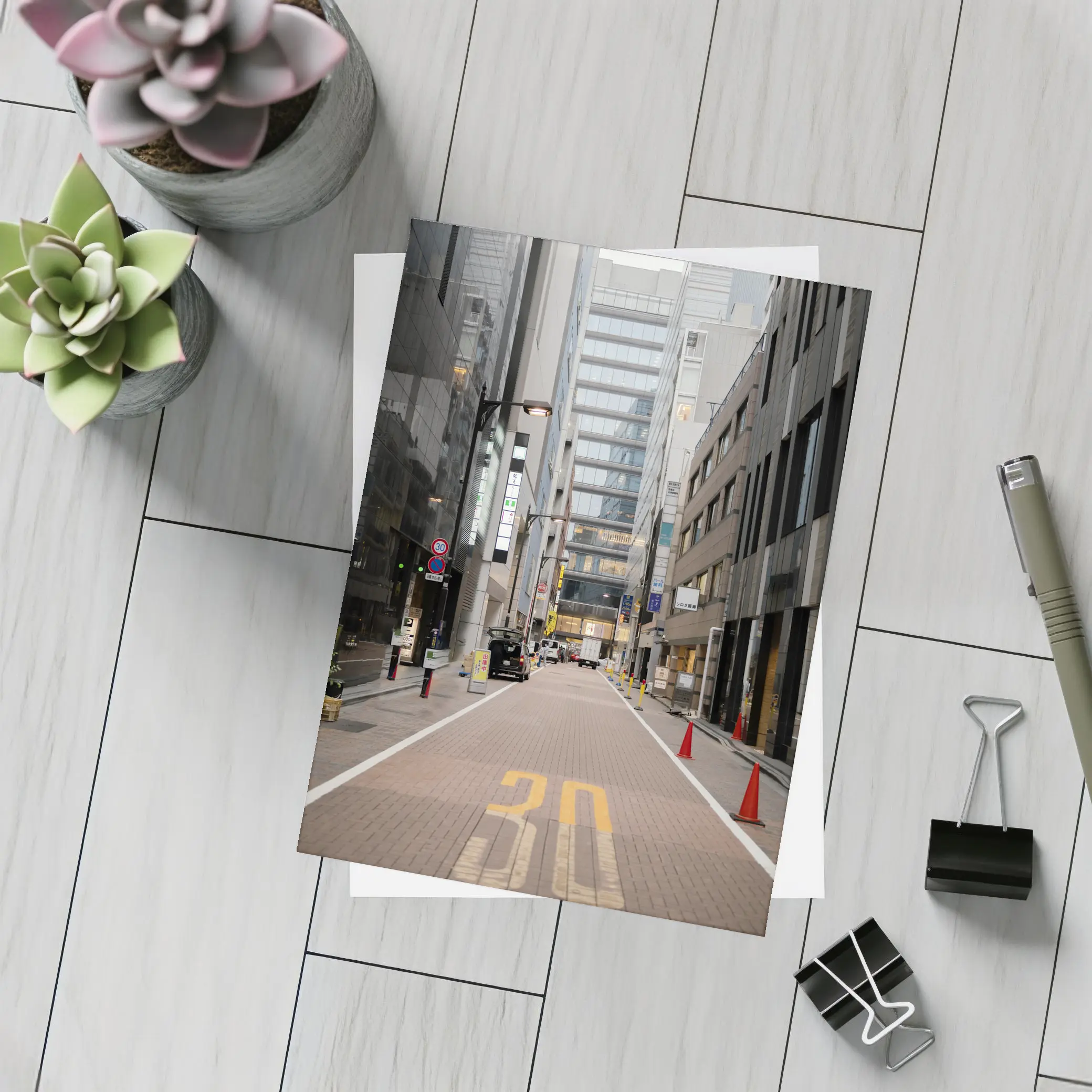 Tokyo Japan Empty Street Urban Buildings – Postcards