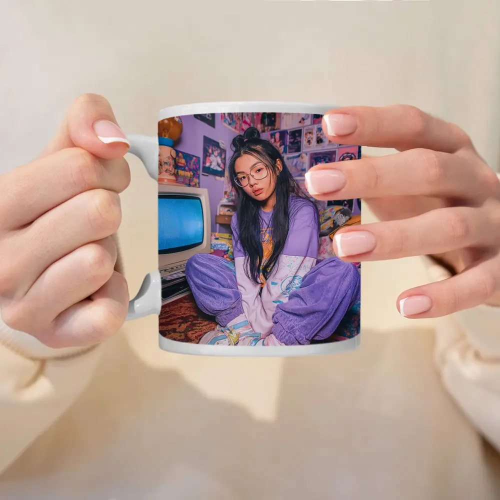 Y2K Aesthetic Girl Retro Bedroom Purple – Mugs
