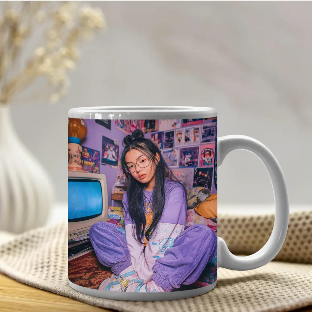 Y2K Aesthetic Girl Retro Bedroom Purple – Mugs