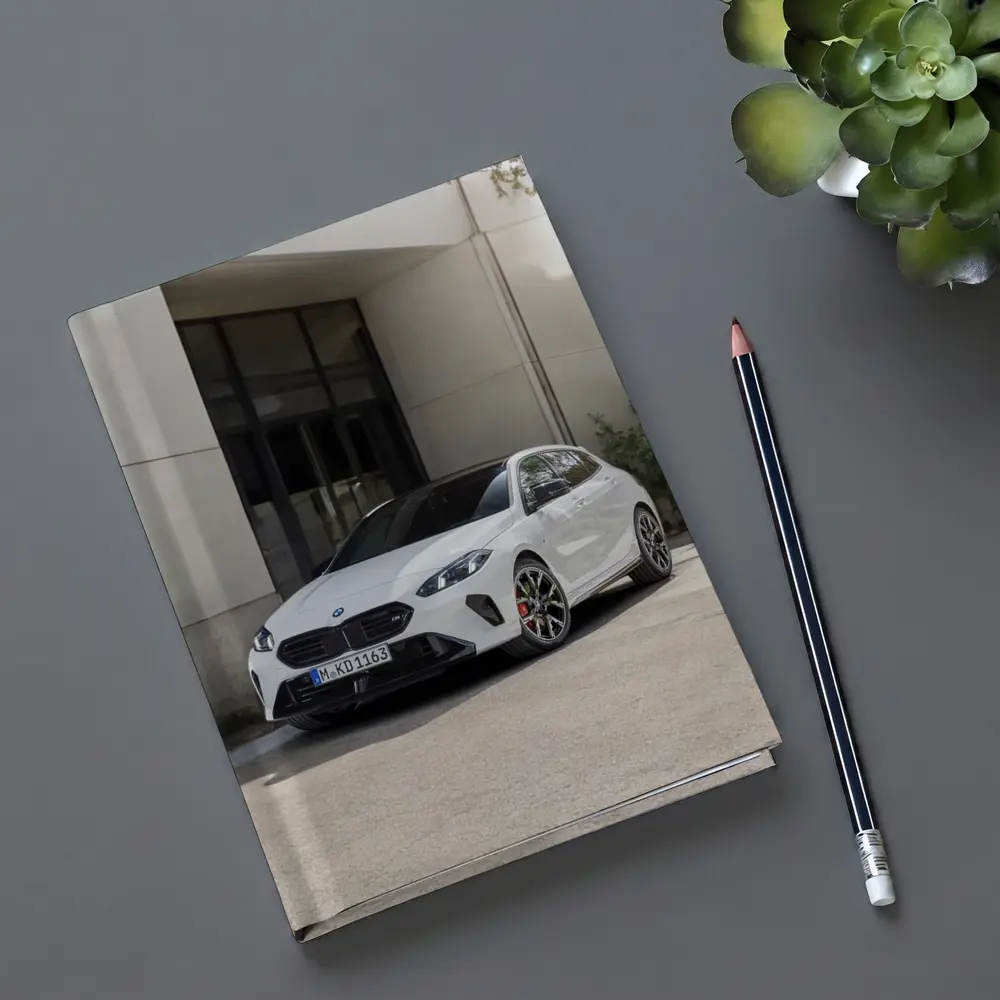 BMW M135 xDrive White Urban Setting – Notebooks