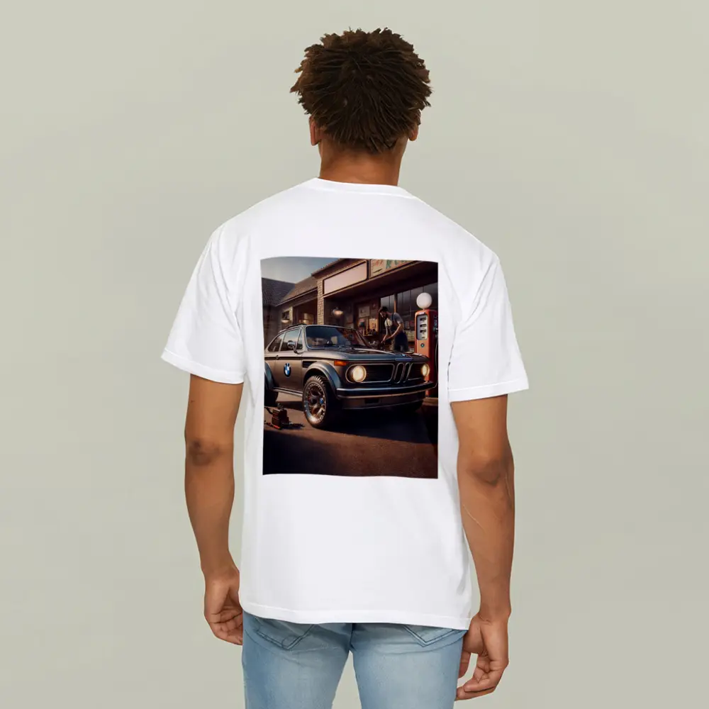 BMW 2002 Classic Vintage Gas Station Scene – T-Shirts