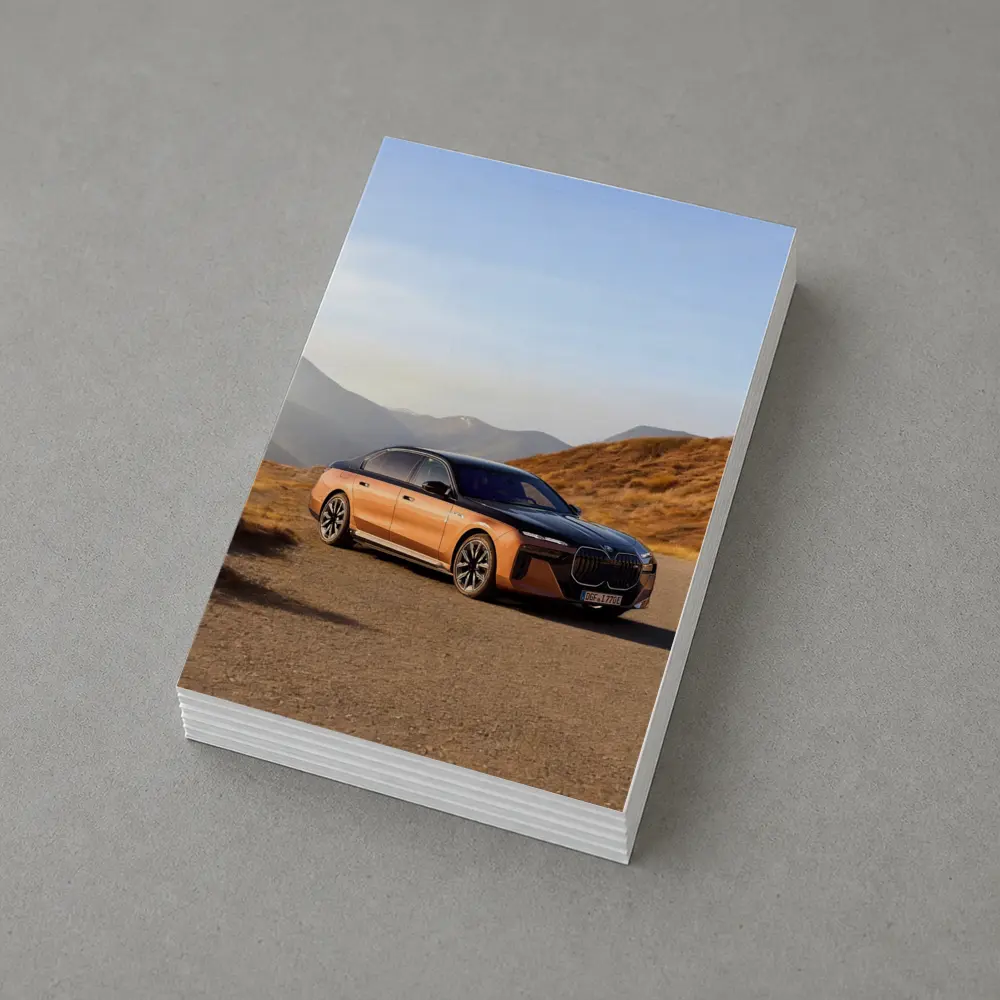BMW i7 M70 Mountain Road Copper Black – Postcards