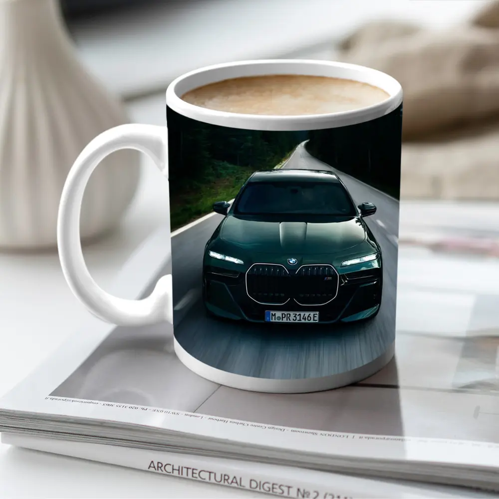 BMW i7 M70 Dark Green Forest Road – Mugs
