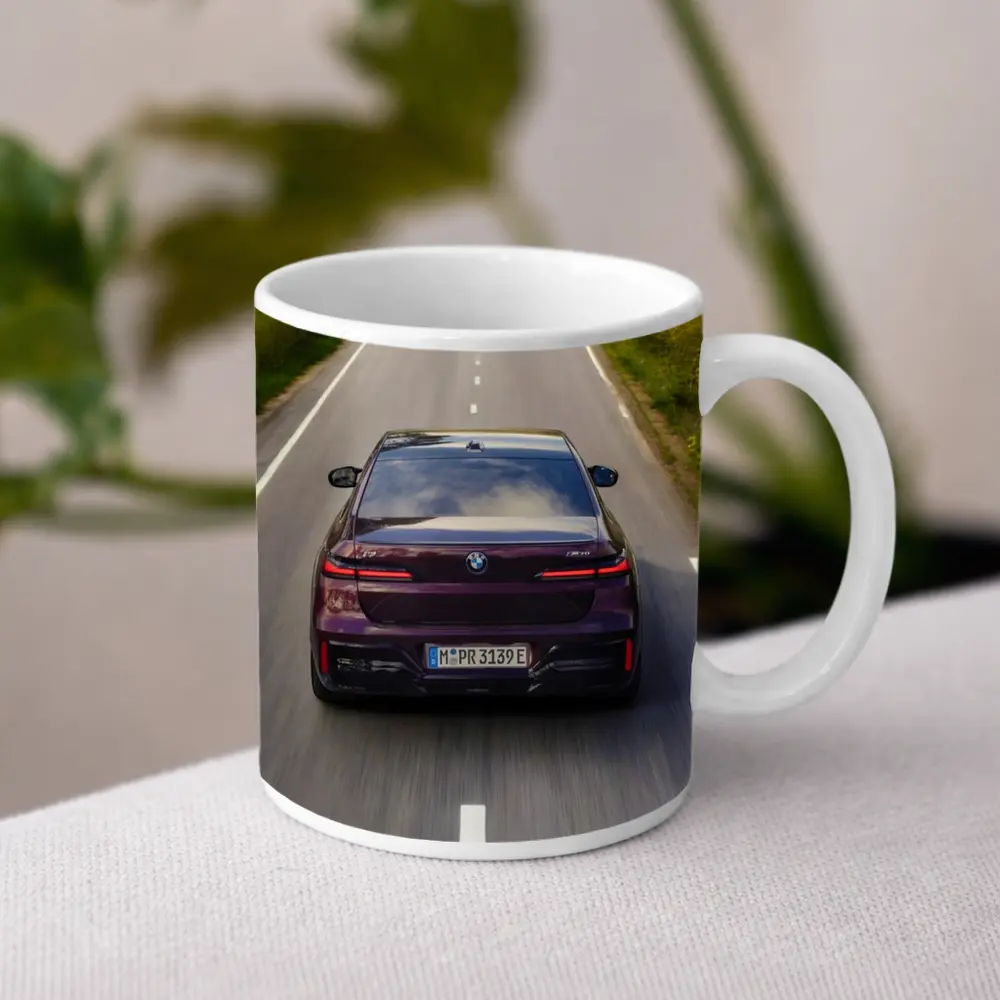 BMW i7 M70 xDrive Purple On Road – Mugs