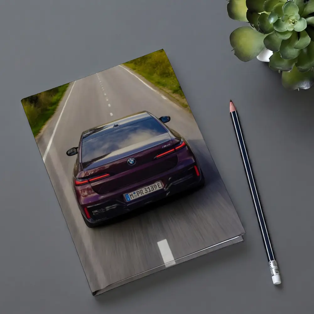 BMW i7 M70 xDrive Purple On Road – Notebooks