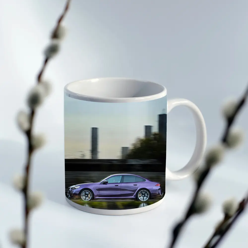 BMW M5 Purple Speeding Through City Streets – Mugs