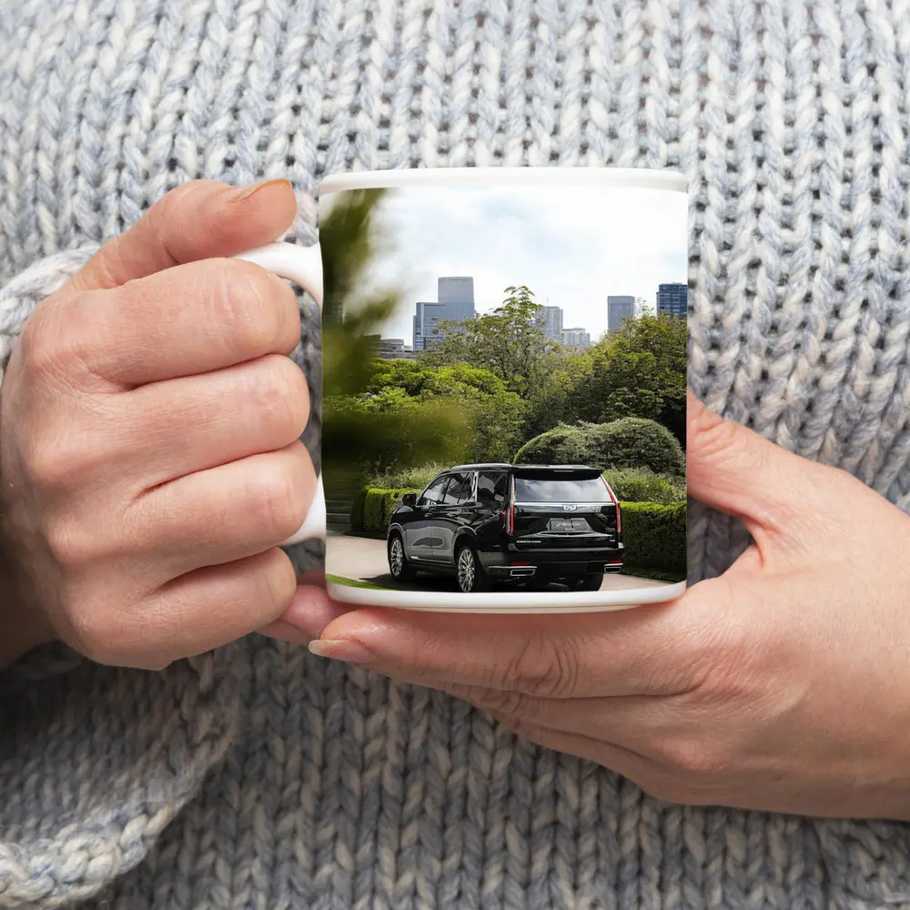 Cadillac Escalade Black SUV City Park – Mugs