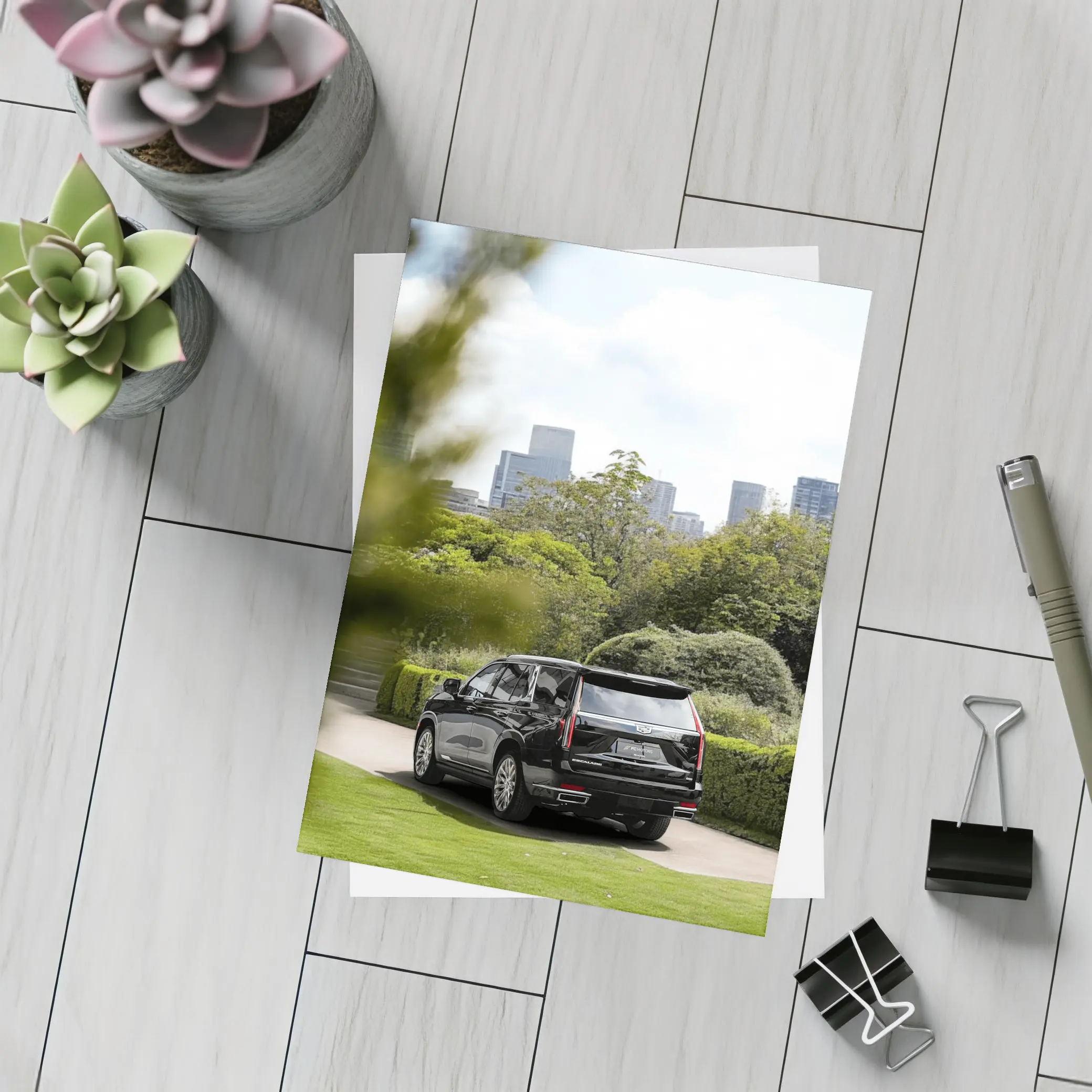 Cadillac Escalade Black SUV City Park – Postcards