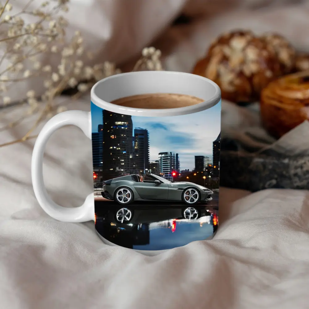 Ferrari 12 Cilindri Green City Night – Mugs