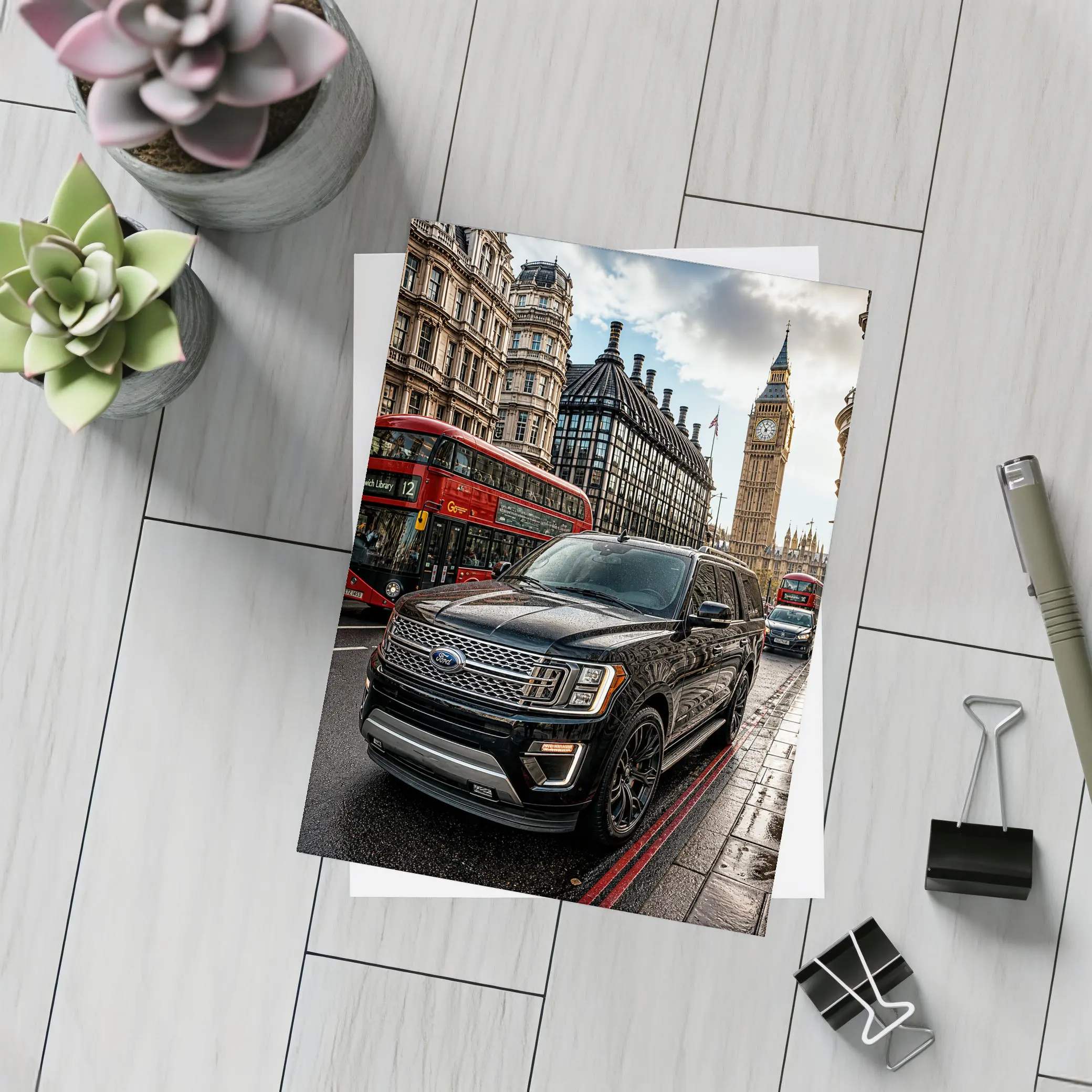 Ford Expedition SUV in London Street – Postcards