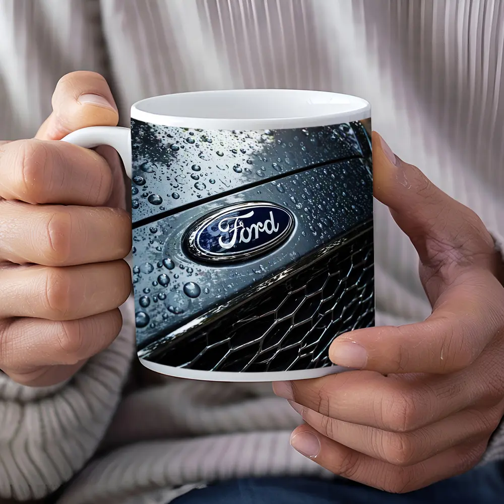 Ford Focus Hood Rain Drops Close Up – Mugs