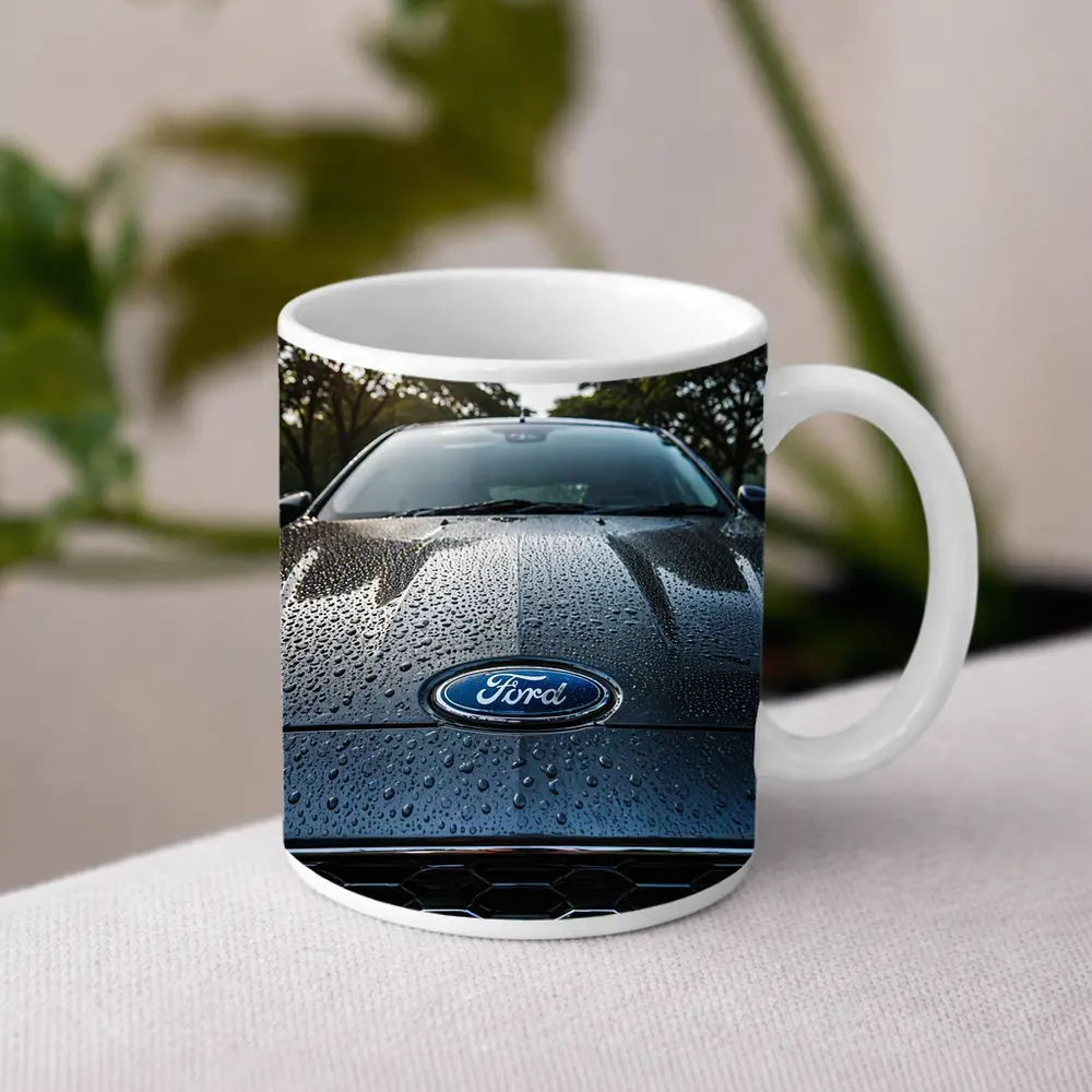 Ford Focus Hood Rain Drops Close Up – Mugs