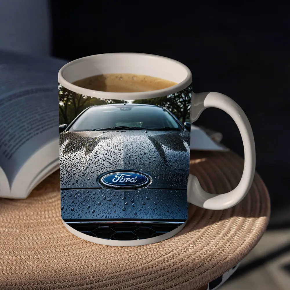 Ford Focus Hood Rain Drops Close Up – Mugs