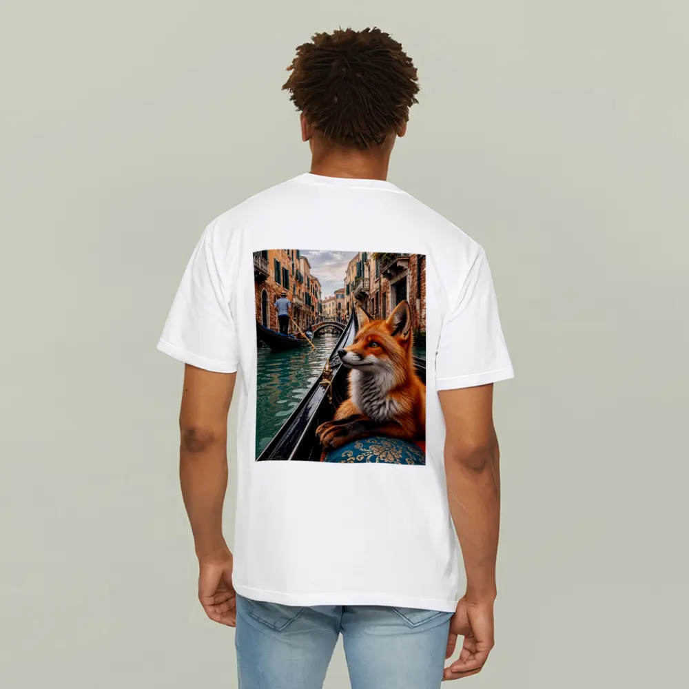 Red Fox Riding Gondola Venice Canal – T-Shirts