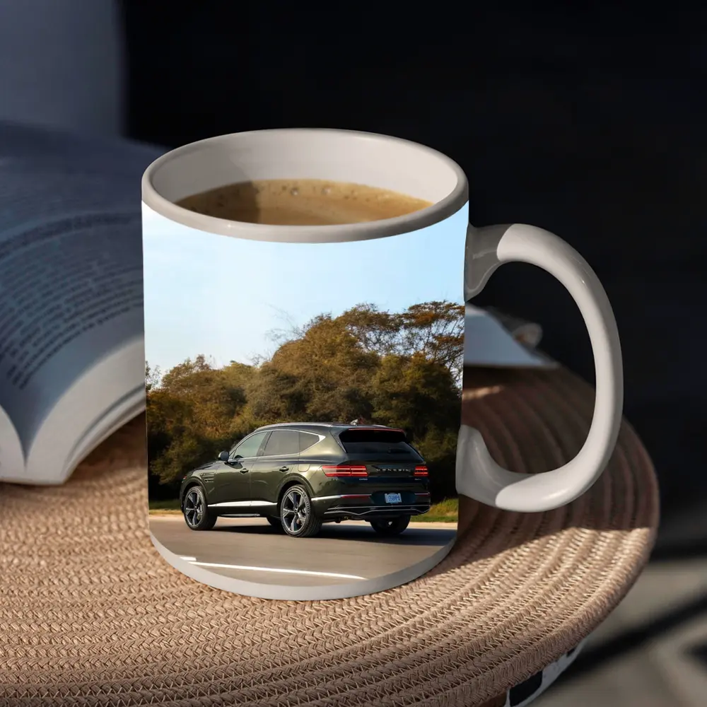 Genesis GV80 SUV Dark Green Highway Drive – Mugs