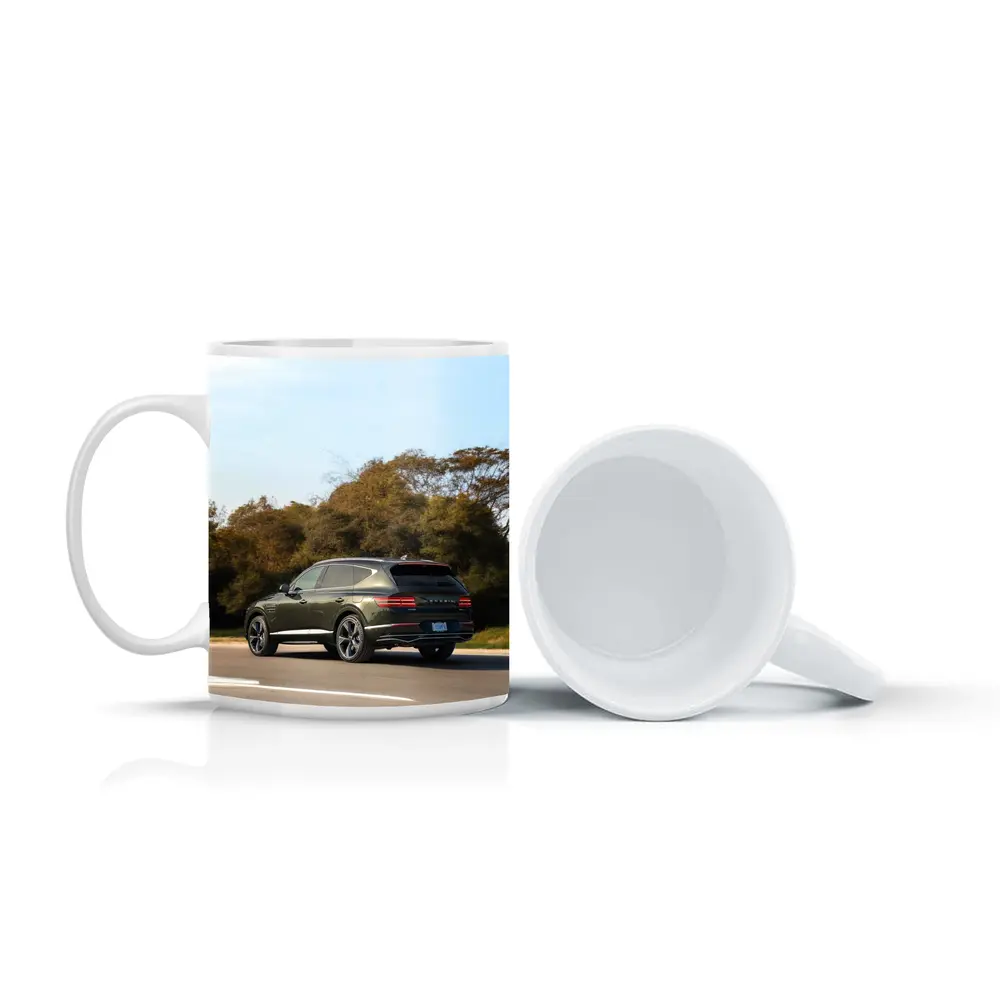 Genesis GV80 SUV Dark Green Highway Drive – Mugs