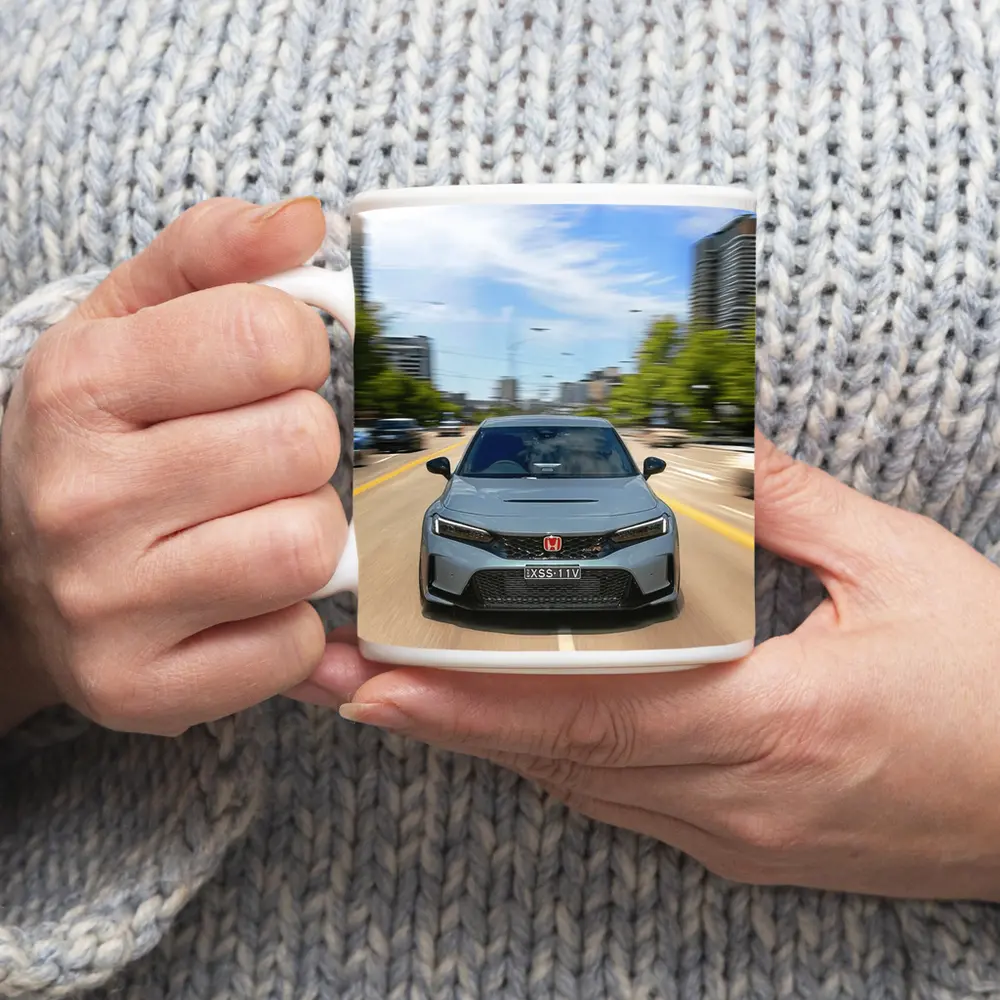 Honda Civic Type R City Street Drive – Mugs