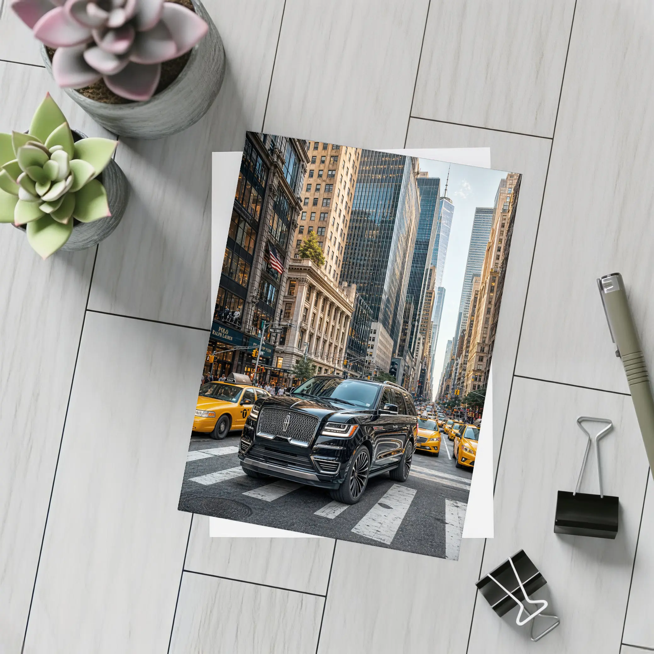 Lincoln Navigator Black SUV New York Street – Postcards