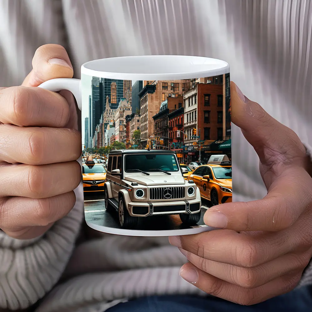 Mercedes G Wagon Cruising New York Streets – Mugs
